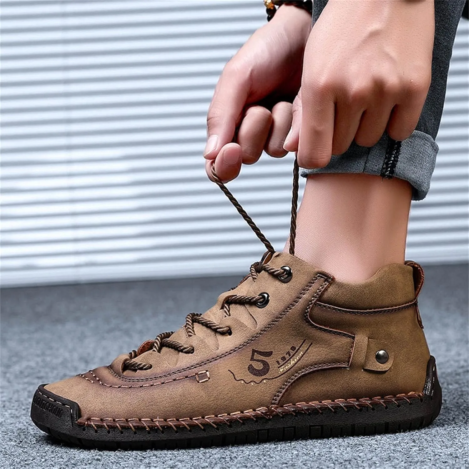Mens Casual Leather Shoes Size 11 Summer and Autumn Men Leather Shoes Flat Soft Bottom Comfortable Mid Top Lace Up Casual Shoes Laces Dress